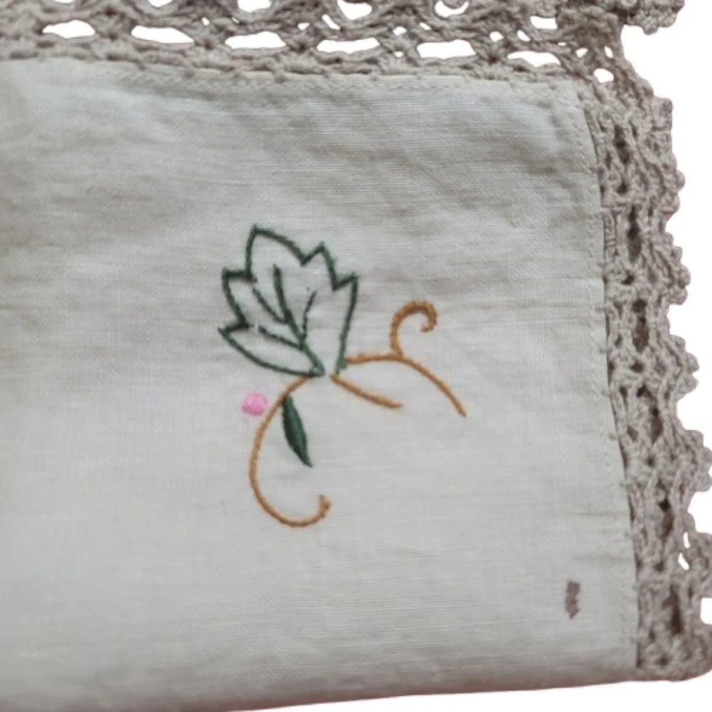Vintage Embroidered Napkin Set of 5 Cream Lace Trim Floral Cottagecore Table Lin